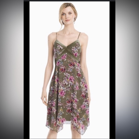 White House Black Market Dresses & Skirts - WHITE HOUSE BLACK MARKET STAPPY VELVET TRIM FLORAL DRESS